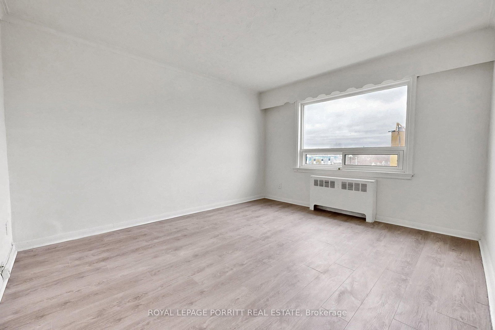 2633 Eglinton Avenue E - Photo 21