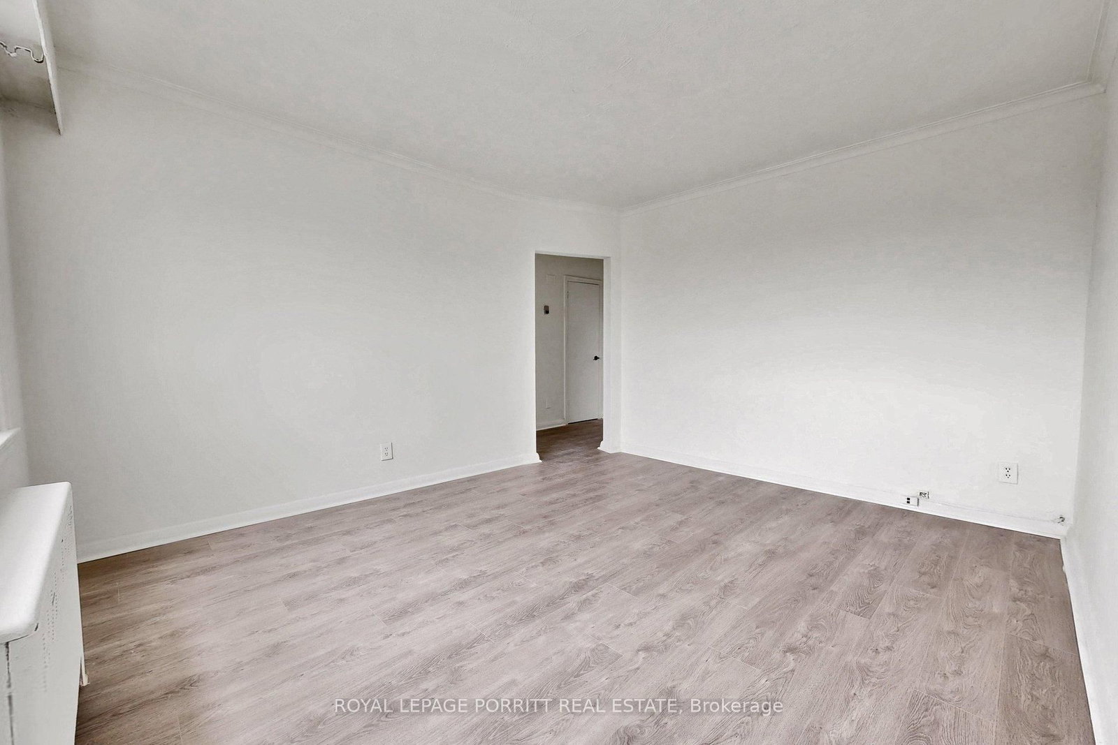 2633 Eglinton Avenue E - Photo 23