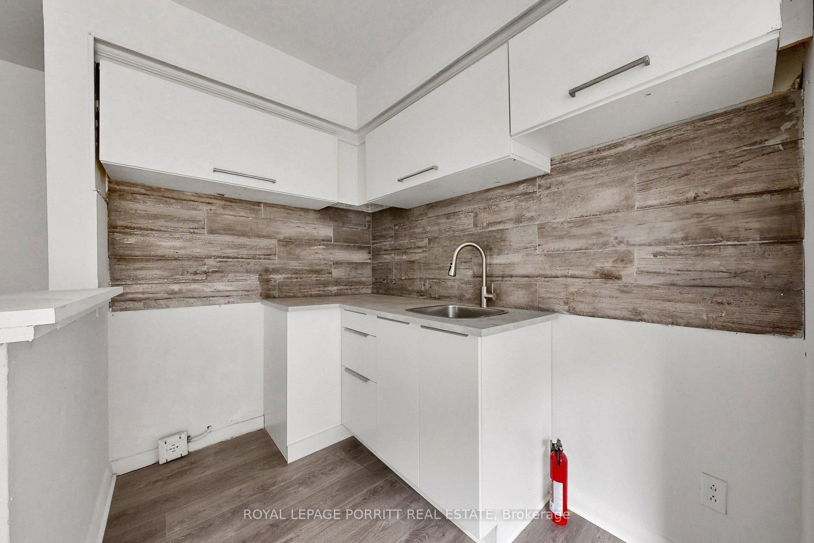 2633 Eglinton Avenue E - Photo 35