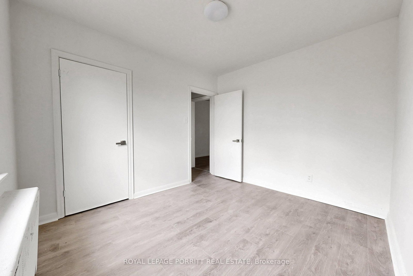 2633 Eglinton Avenue E - Photo 39