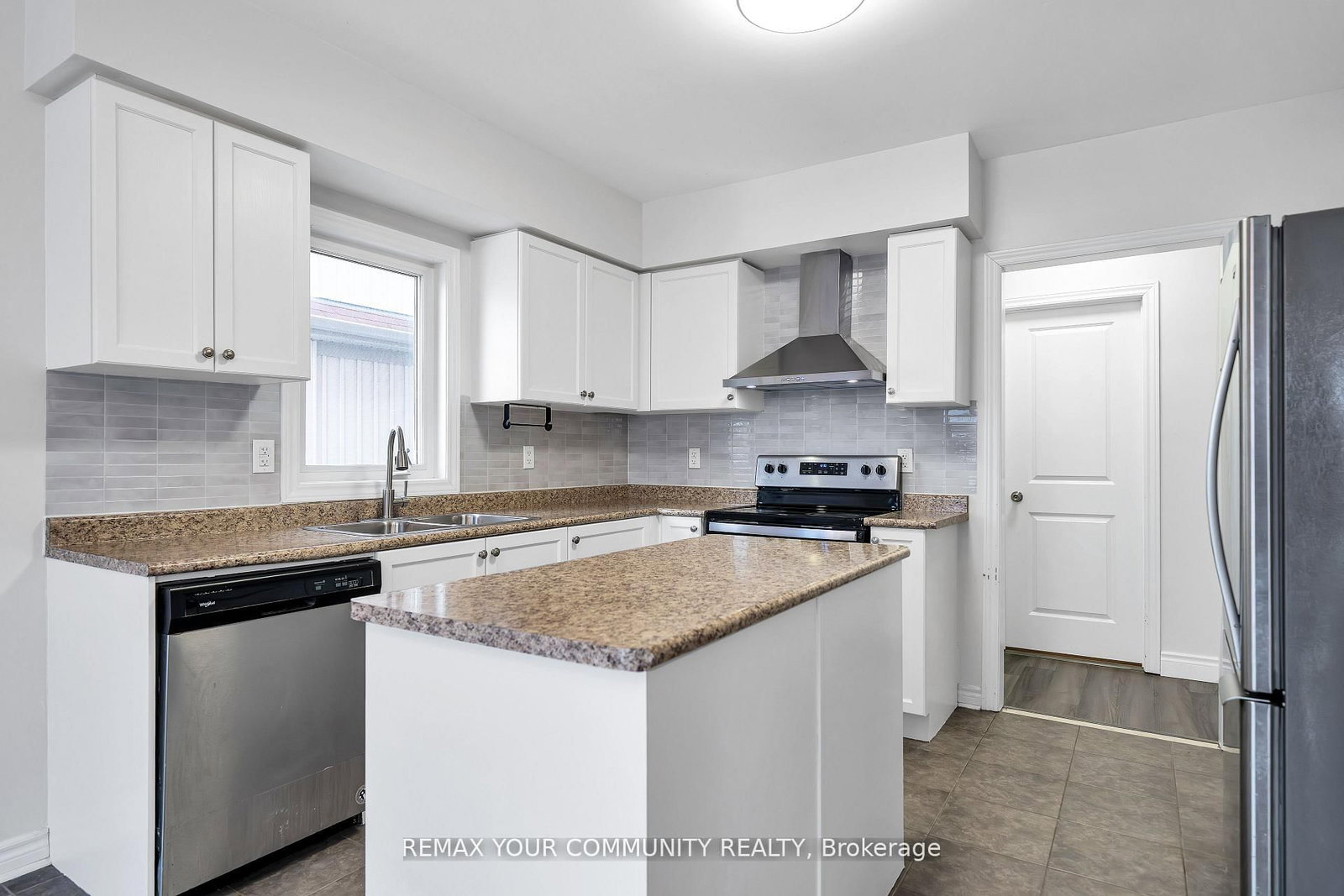 Detached House for sale at 17 Adanac Drive, Whitby, Ontario, L1N 0J4 - Blue Grass Meadows - MLS: E12986578