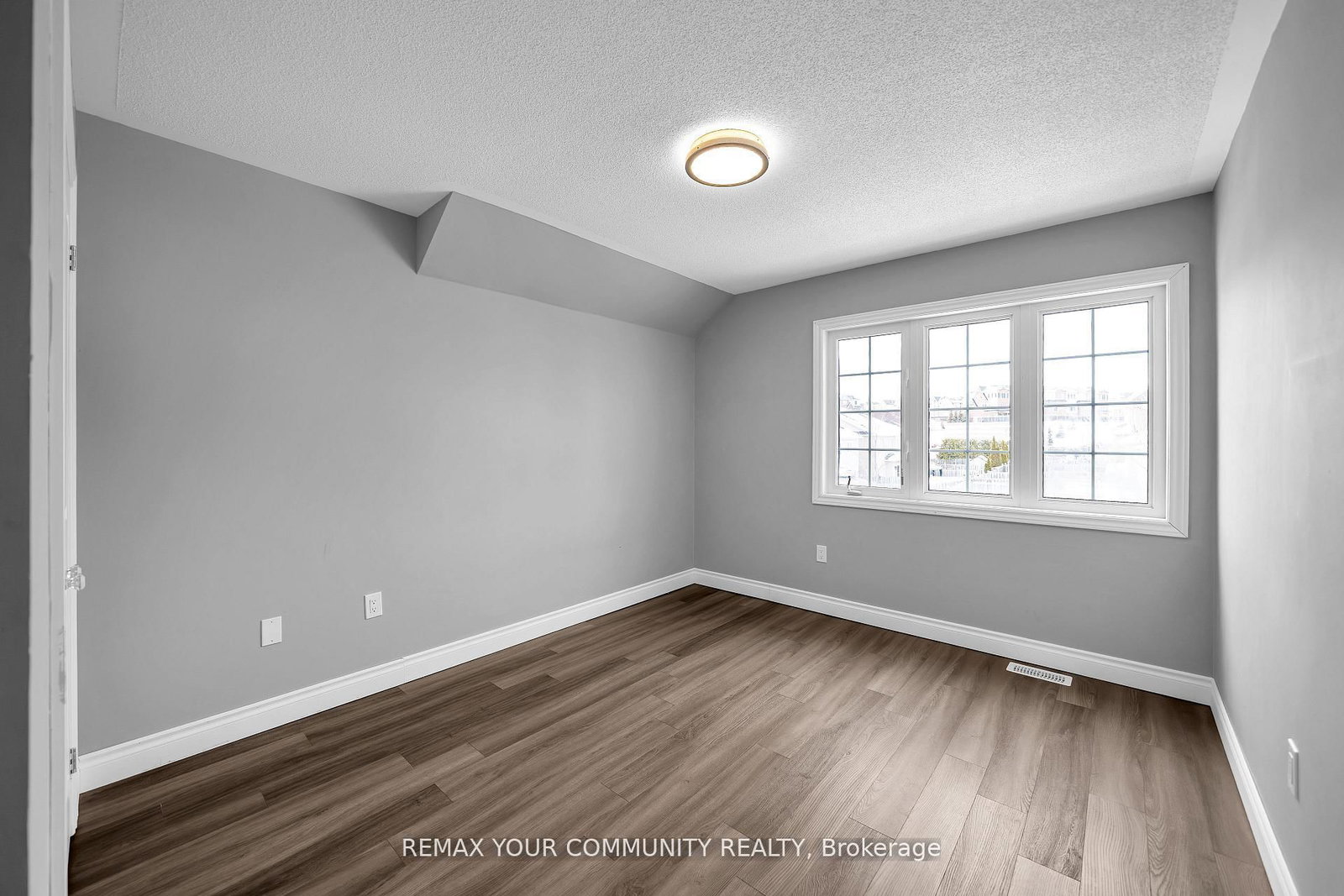 Detached House for sale at 17 Adanac Drive, Whitby, Ontario, L1N 0J4 - Blue Grass Meadows - MLS: E12986578