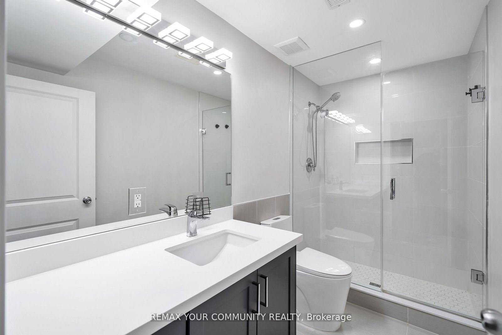 Detached House for sale at 17 Adanac Drive, Whitby, Ontario, L1N 0J4 - Blue Grass Meadows - MLS: E12986578