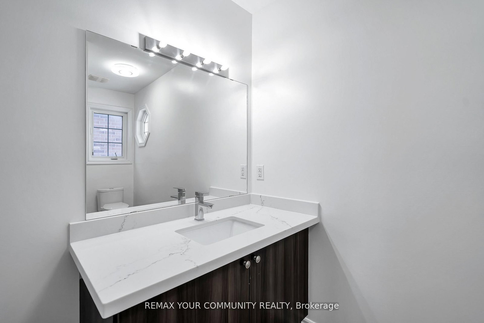 Detached House for sale at 17 Adanac Drive, Whitby, Ontario, L1N 0J4 - Blue Grass Meadows - MLS: E12986578