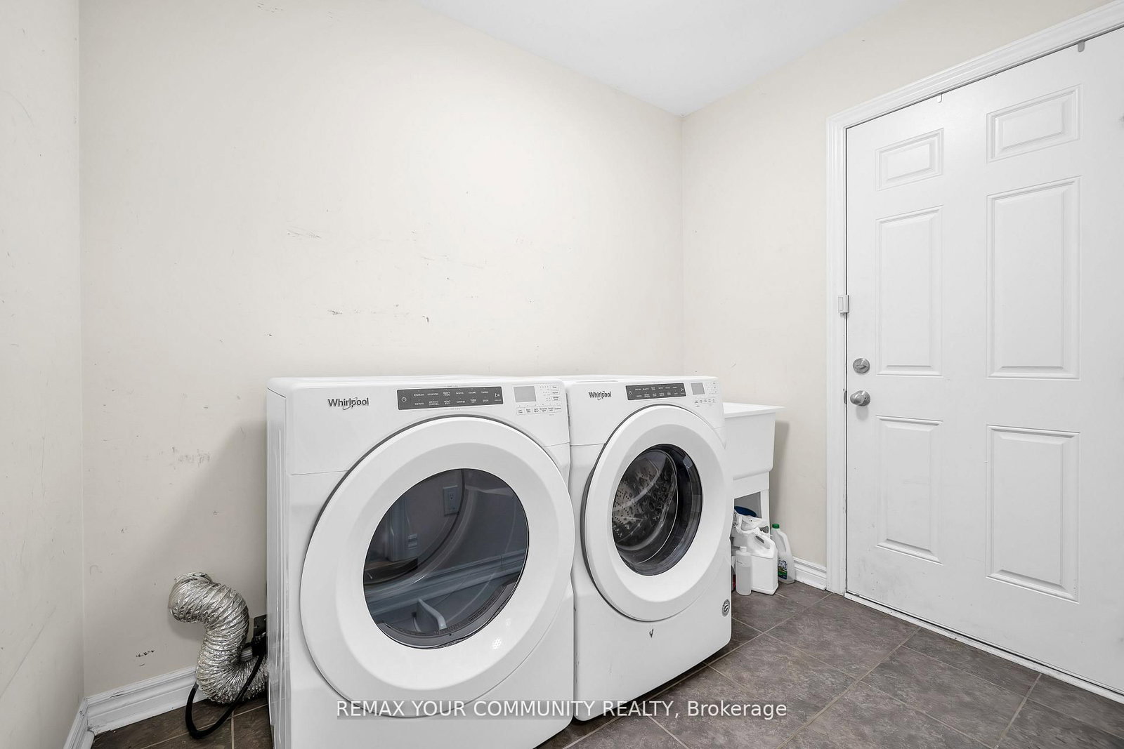 Detached House for sale at 17 Adanac Drive, Whitby, Ontario, L1N 0J4 - Blue Grass Meadows - MLS: E12986578