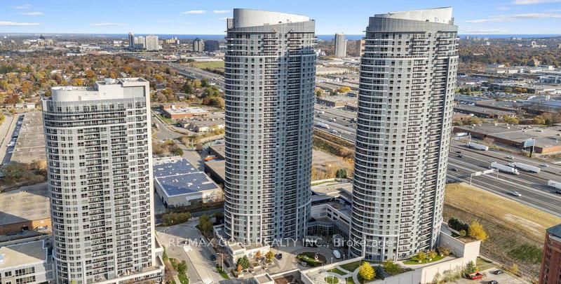 135 Village Green Square, Unit 198 - Photo 2