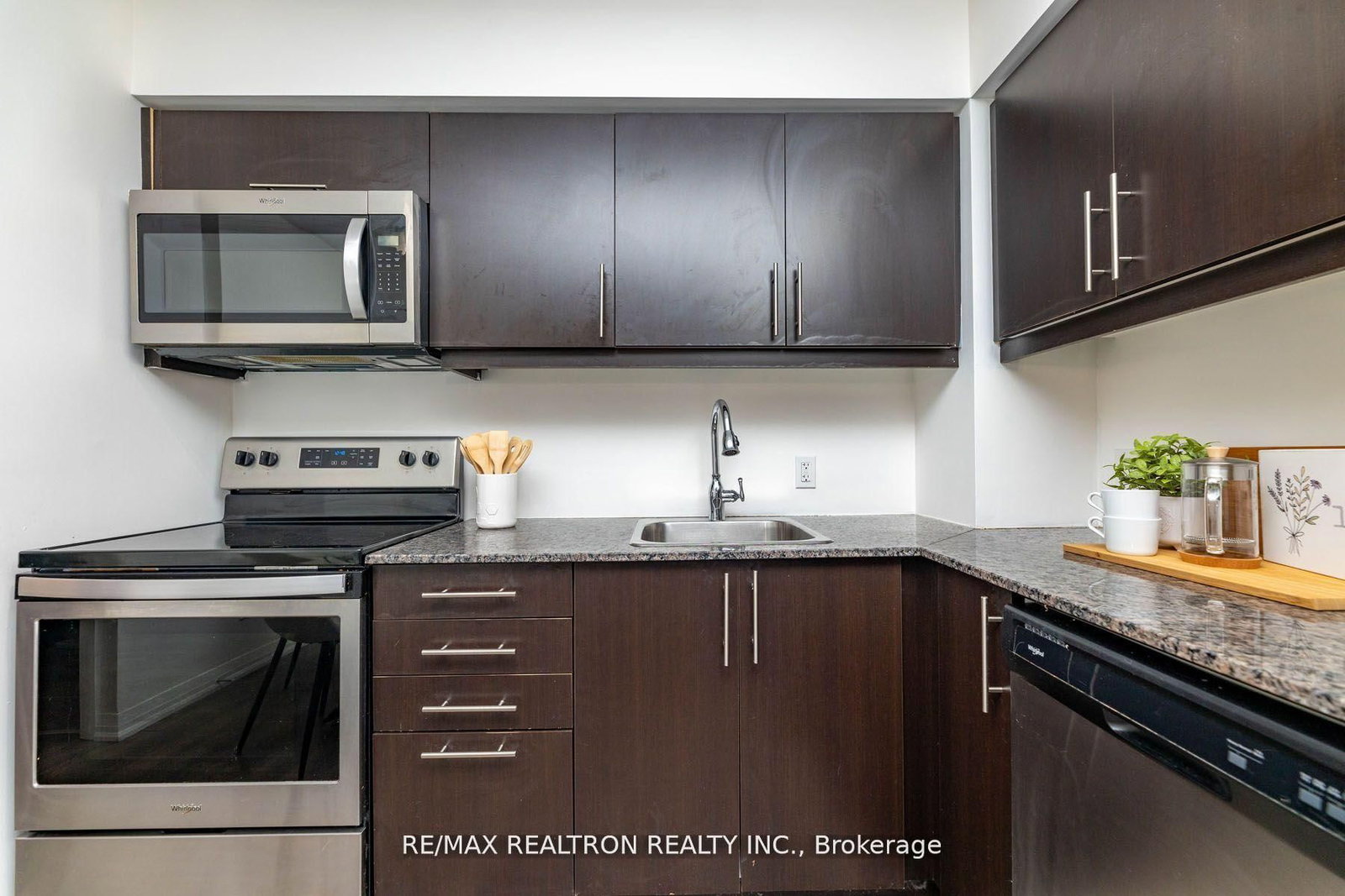 30 Meadowglen Place, Unit 1901 - Photo 14