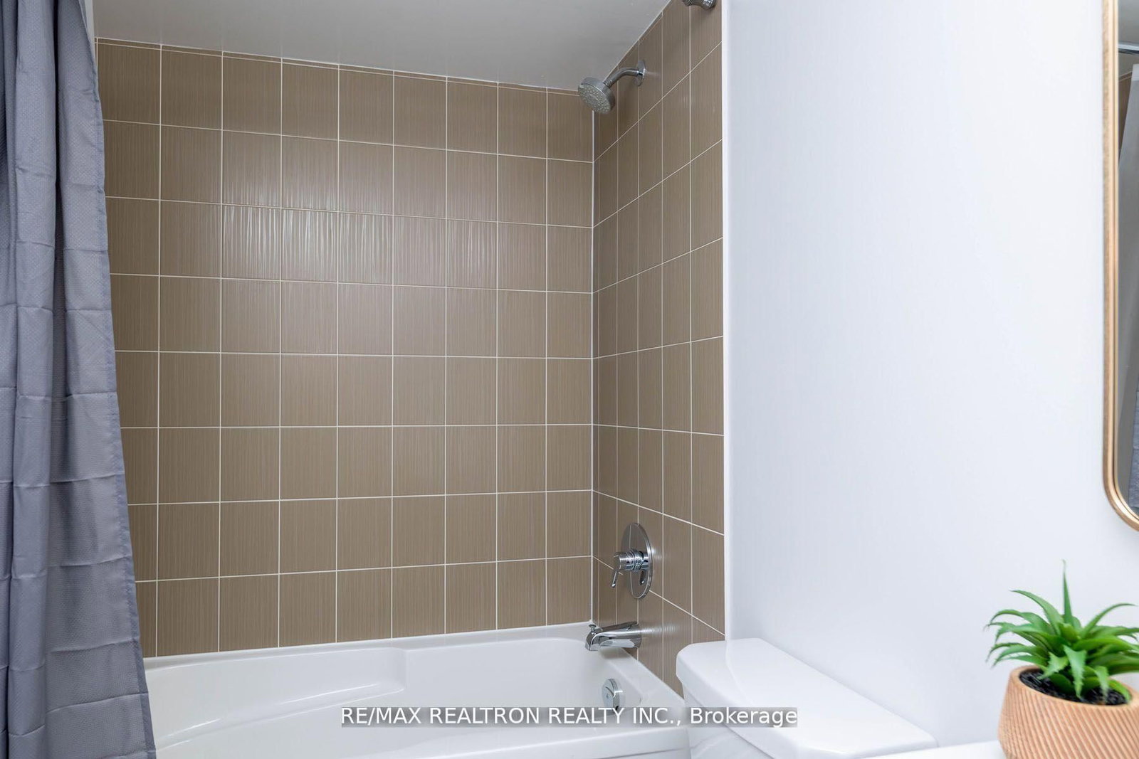 30 Meadowglen Place, Unit 1901 - Photo 15