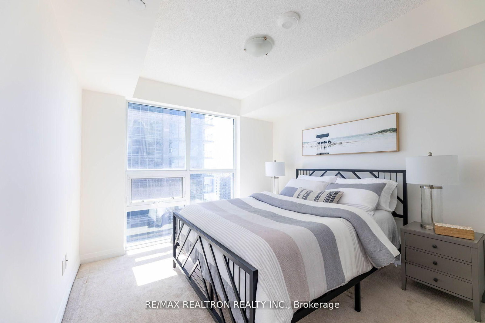 30 Meadowglen Place, Unit 1901 - Photo 28