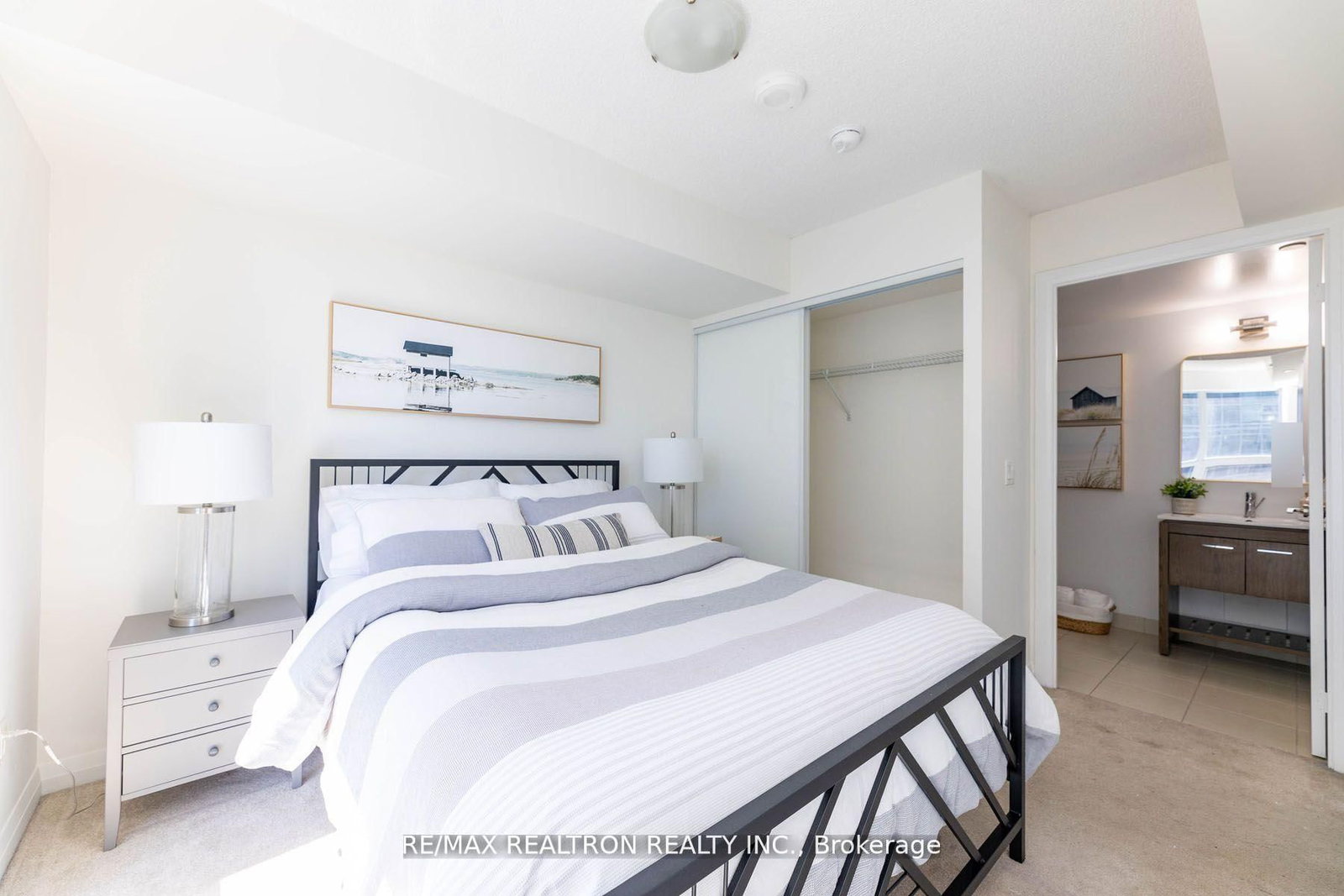 30 Meadowglen Place, Unit 1901 - Photo 29