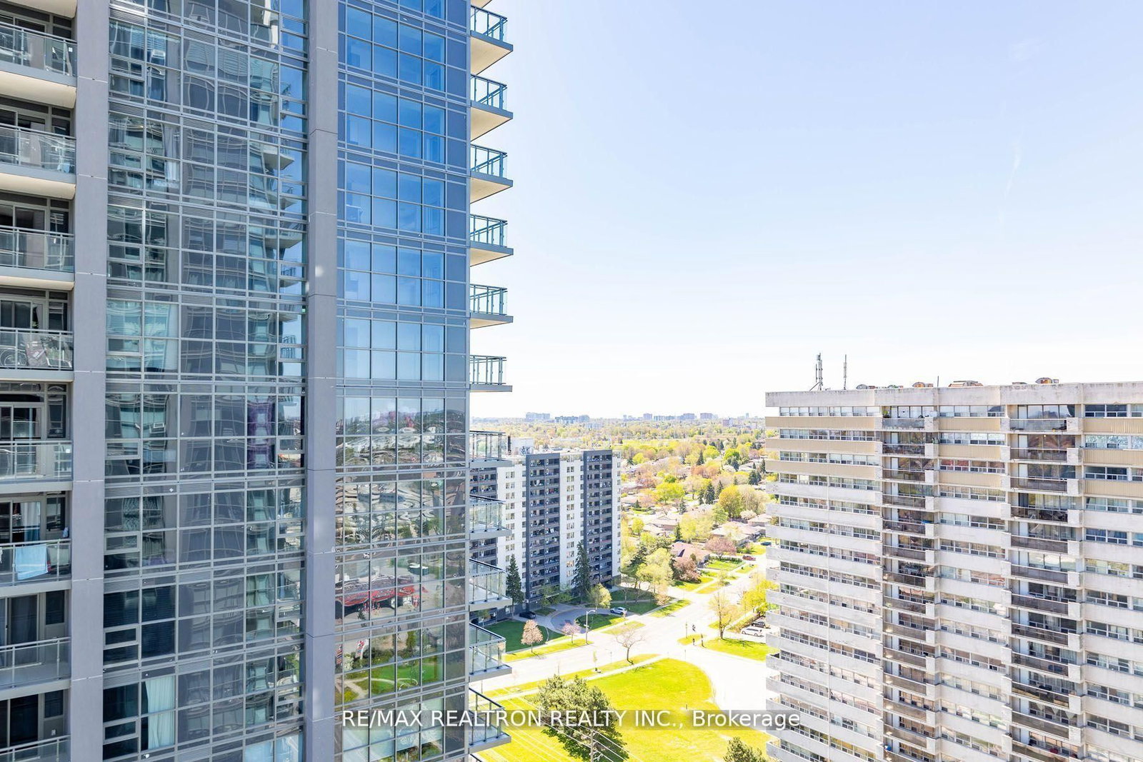 30 Meadowglen Place, Unit 1901 - Photo 35