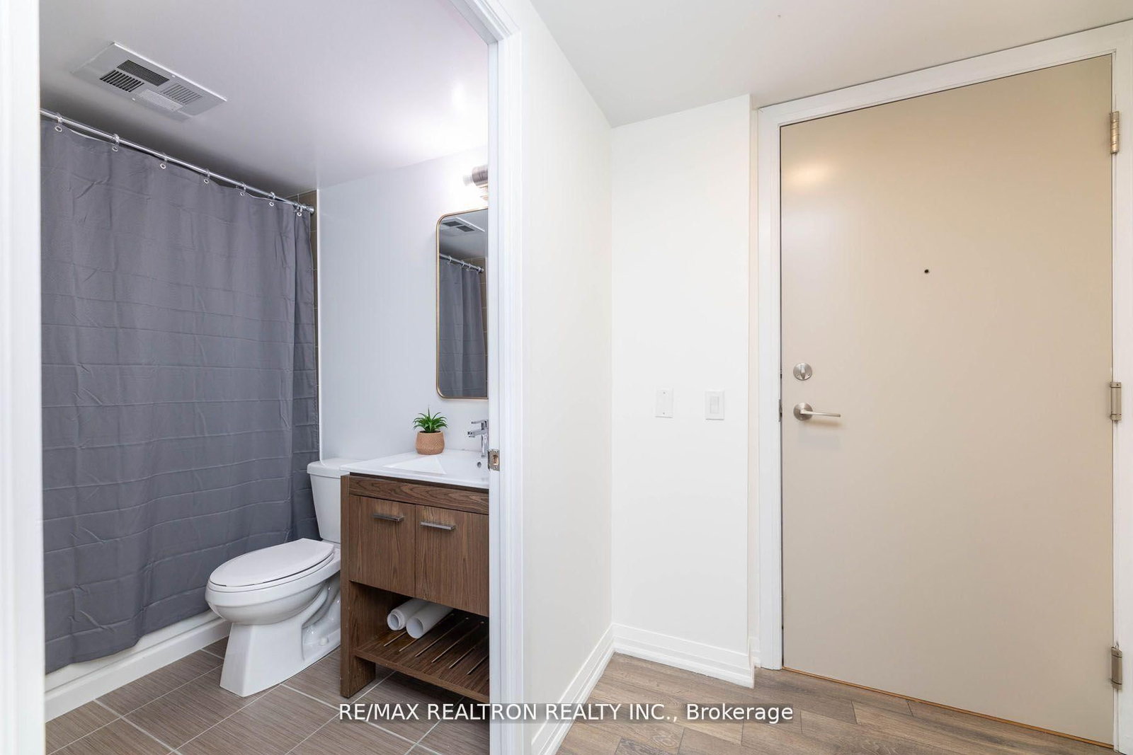 30 Meadowglen Place, Unit 1901 - Photo 6