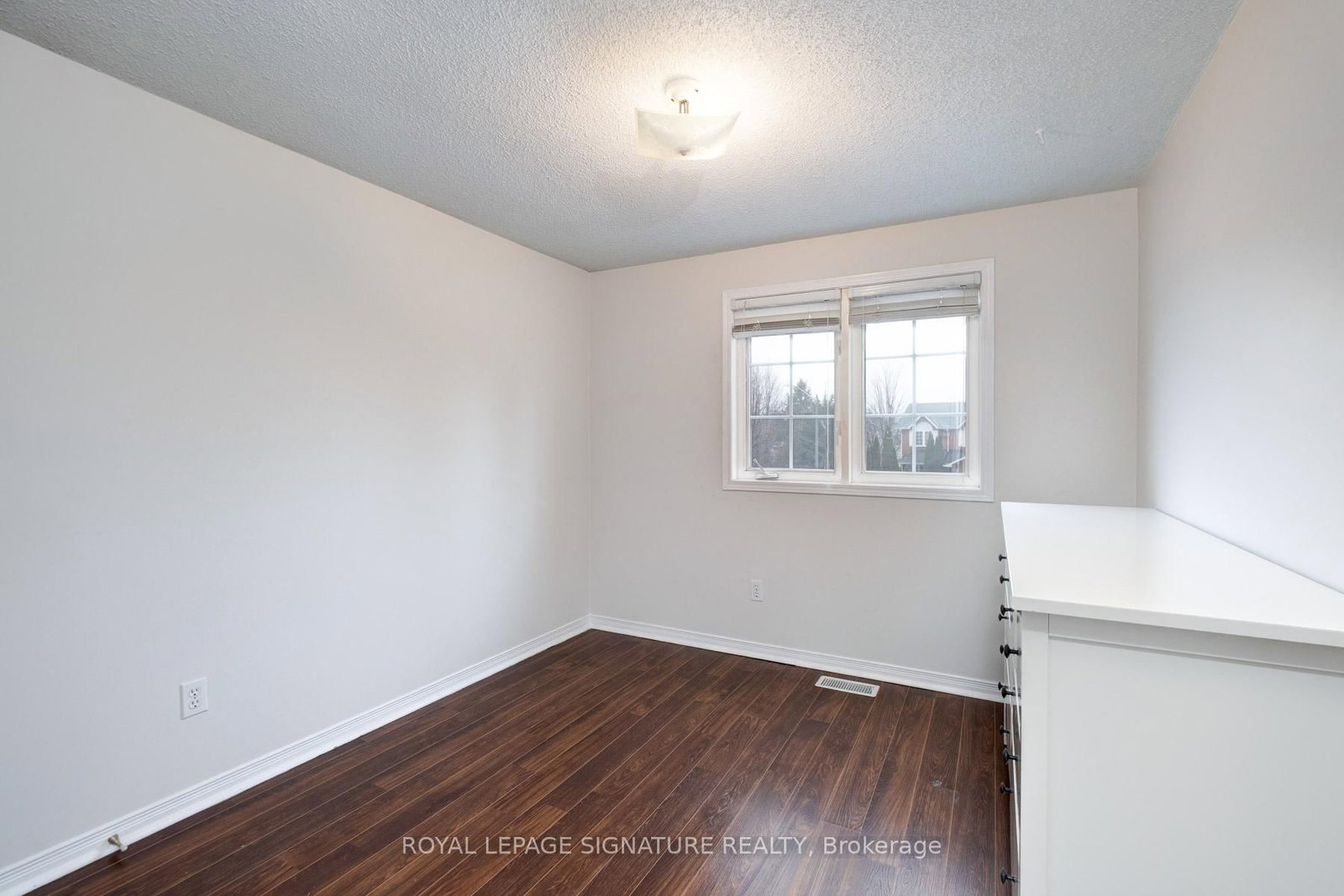 1683 Canadore Crescent - Photo 15