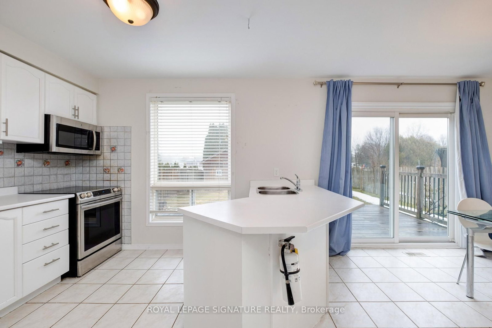 1683 Canadore Crescent - Photo 9