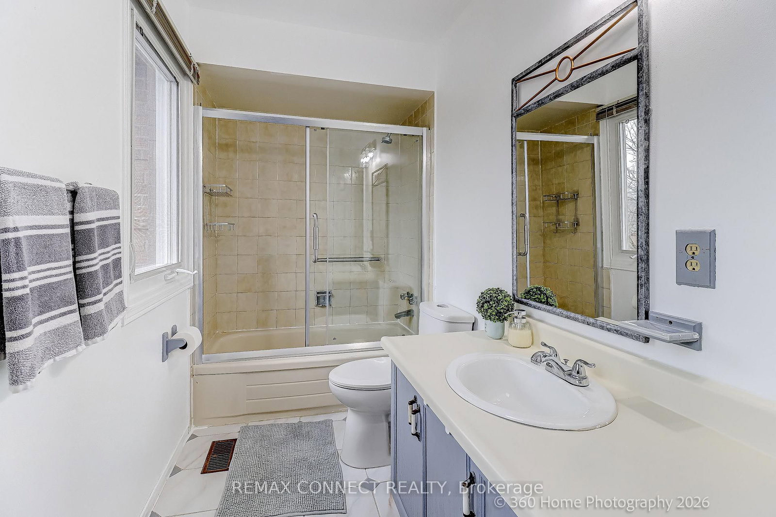 Detached House for sale at 4 Mayflower Street, Whitby, Ontario, L1N 8B1 - Blue Grass Meadows - MLS: E12987284