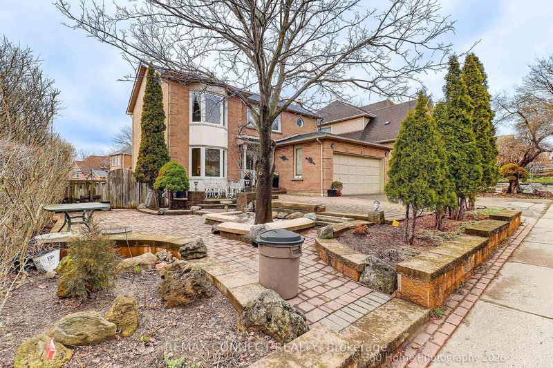 4 Mayflower St S, Whitby, L1N 8B1 | Image 2