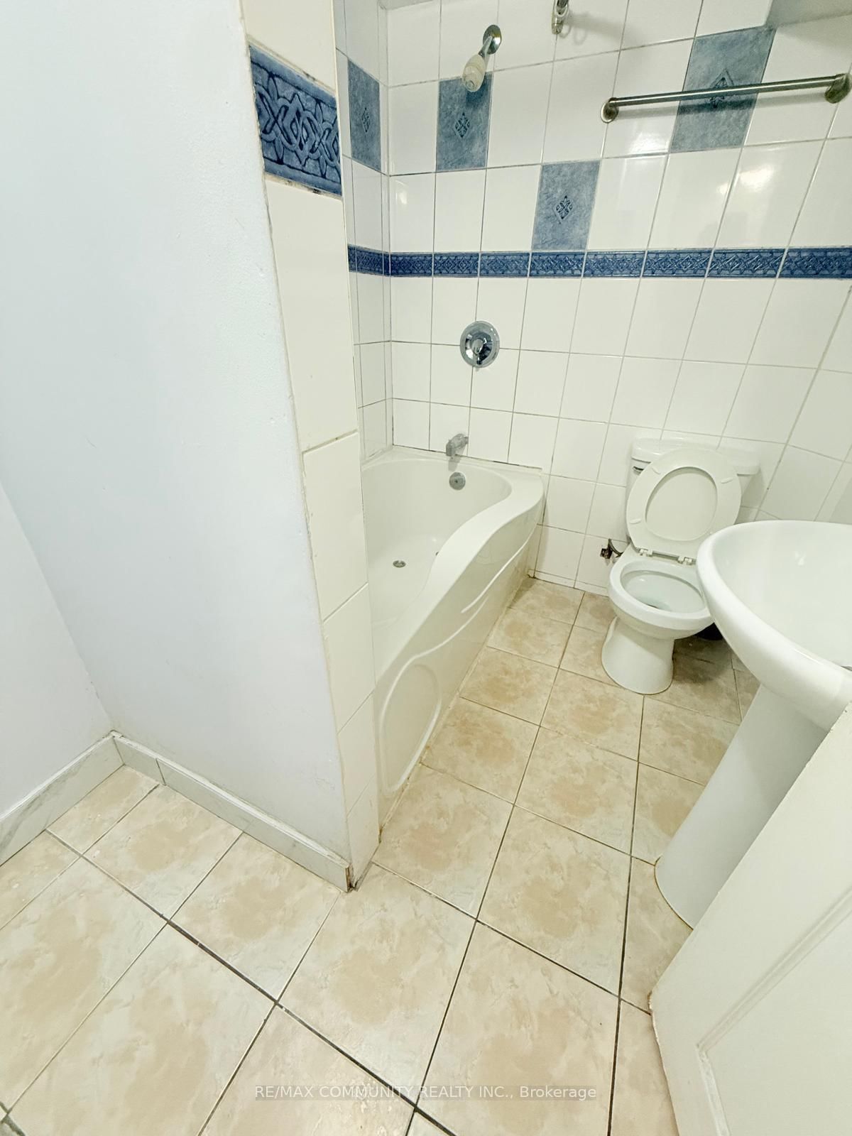 Detached House for lease at Lower-21 Miramar Crescent, Toronto, Ontario, M1J 1R3 - Bendale - MLS: E12987484