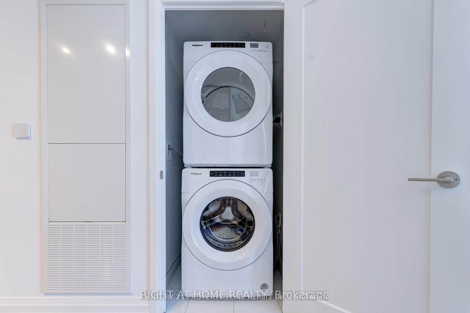 Condo for lease at 1609-286 Main Street, Toronto, Ontario, M4C 0B3 - East End-Danforth - MLS: E12987522