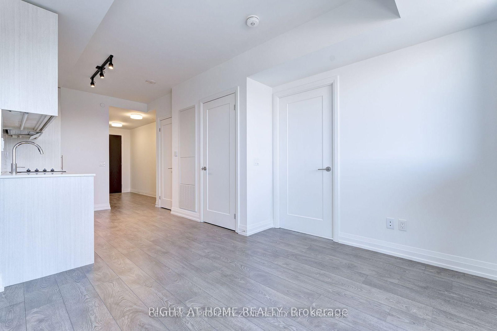 Condo for lease at 1609-286 Main Street, Toronto, Ontario, M4C 0B3 - East End-Danforth - MLS: E12987522