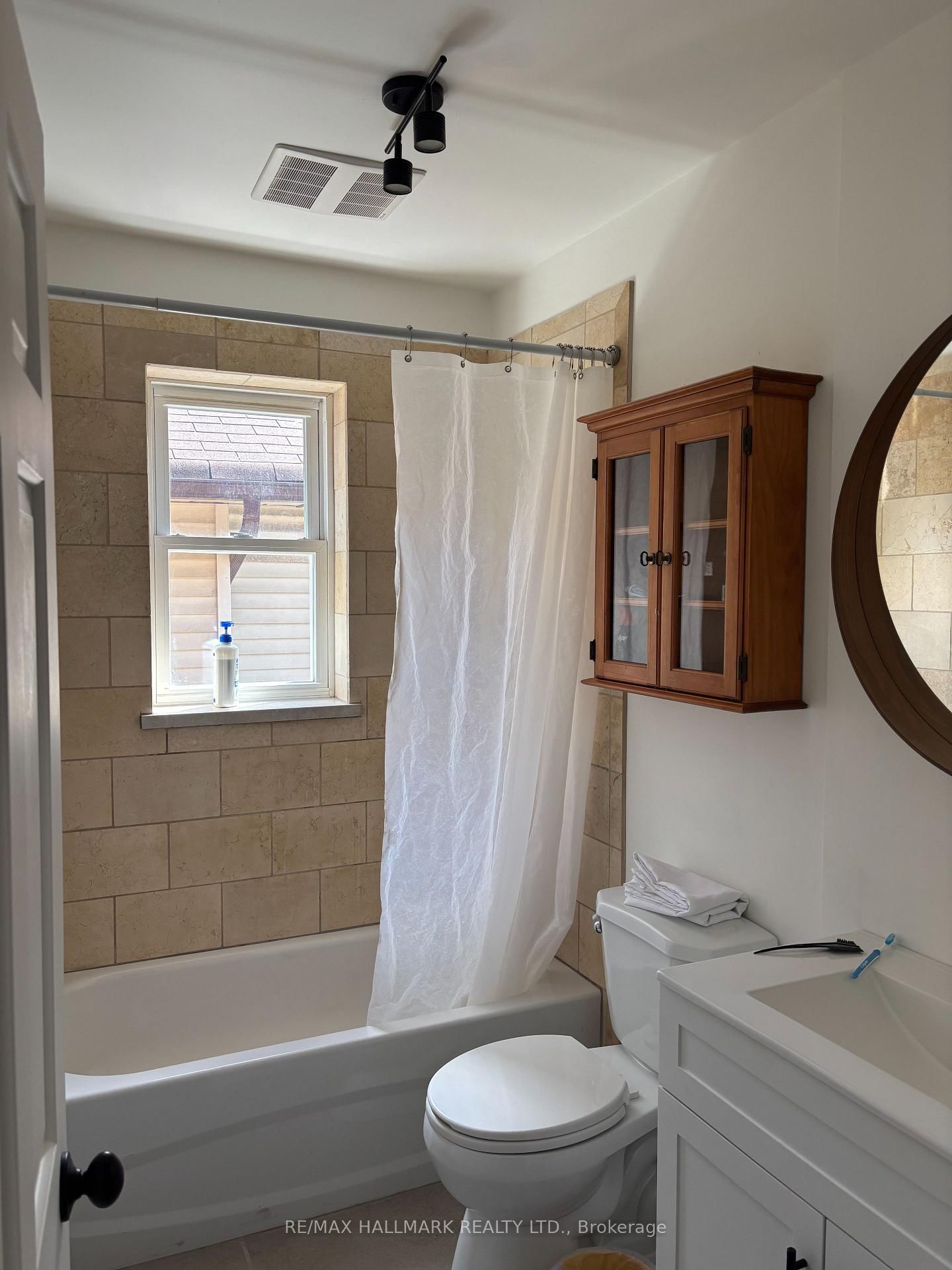 124 Sandown Avenue - Photo 12