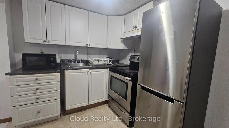 BSMNT - 39 Frey Cres, Toronto, M1R 2C5 | Image 2