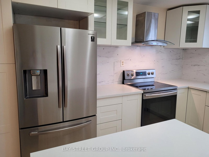 main floor, - 3 Sheldonbury Cres, Toronto, M1W 1K8 | Image 2