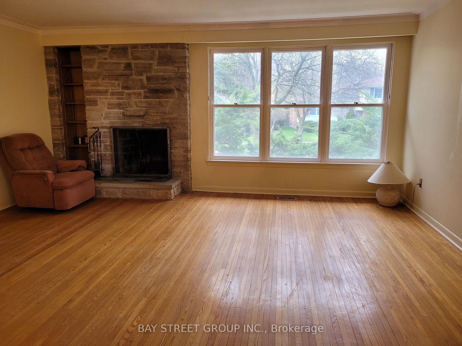 3 Sheldonbury Crescent, Unit main floor, - Photo 6