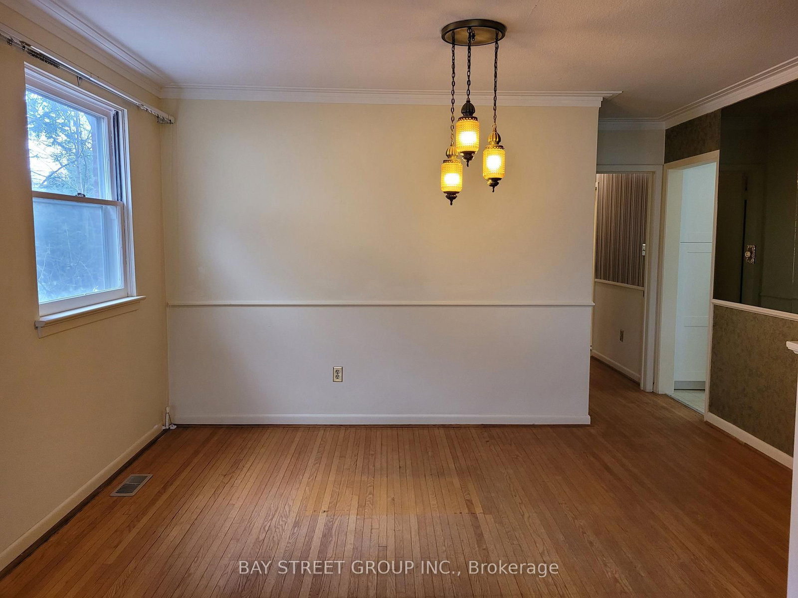 3 Sheldonbury Crescent, Unit main floor, - Photo 7