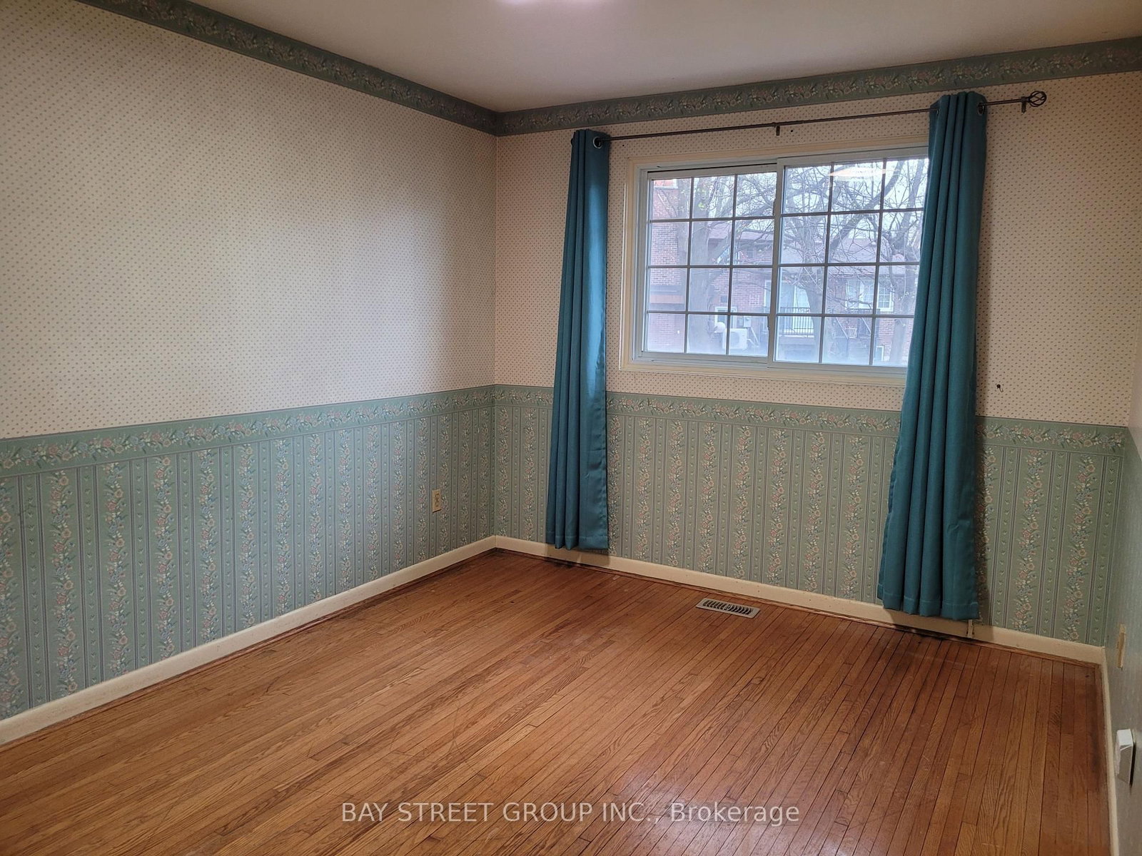 3 Sheldonbury Crescent, Unit main floor, - Photo 9