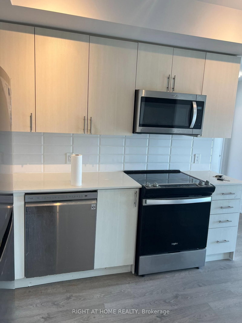 home for lease on 1016-2550 Simcoe Street