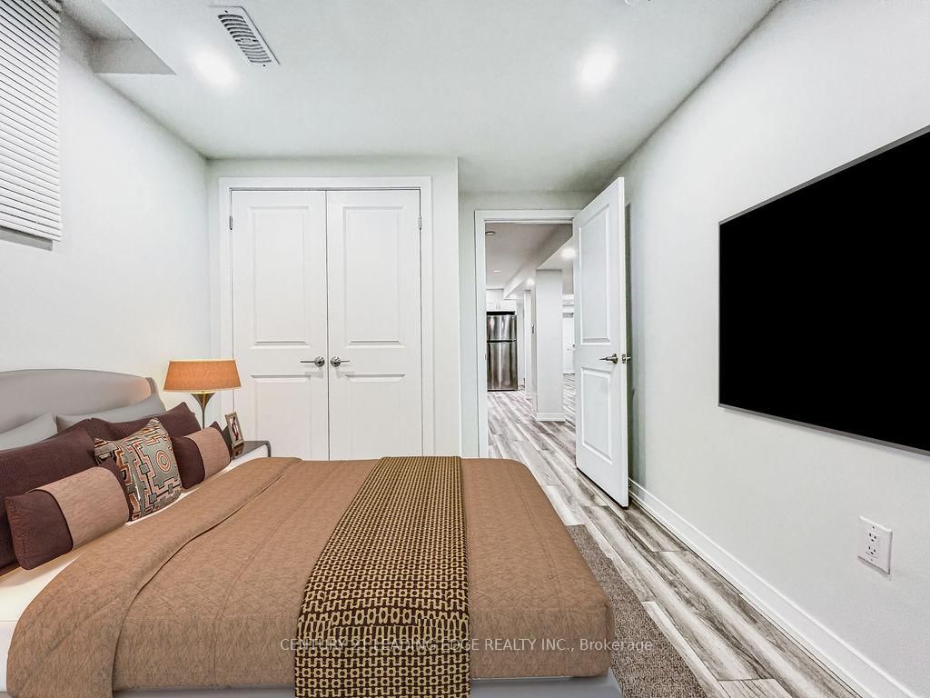 88 Hewitt Crescent - Photo 3