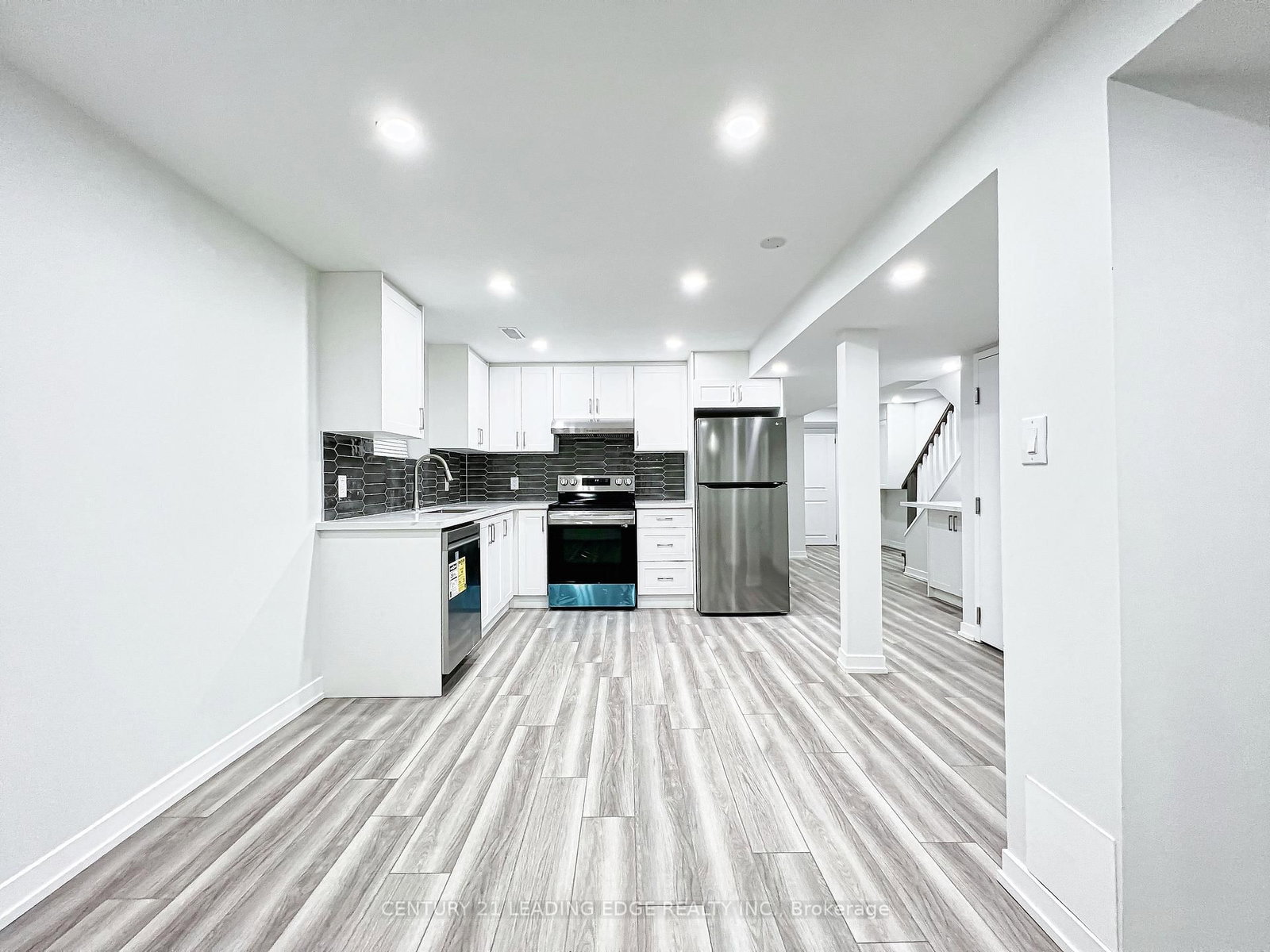 88 Hewitt Crescent - Photo 5