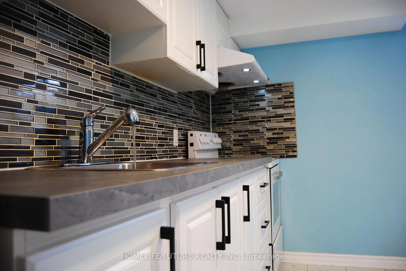 Bsmt - 593 Ridgeway Ave, Oshawa, L1J 2W3 | Image 3