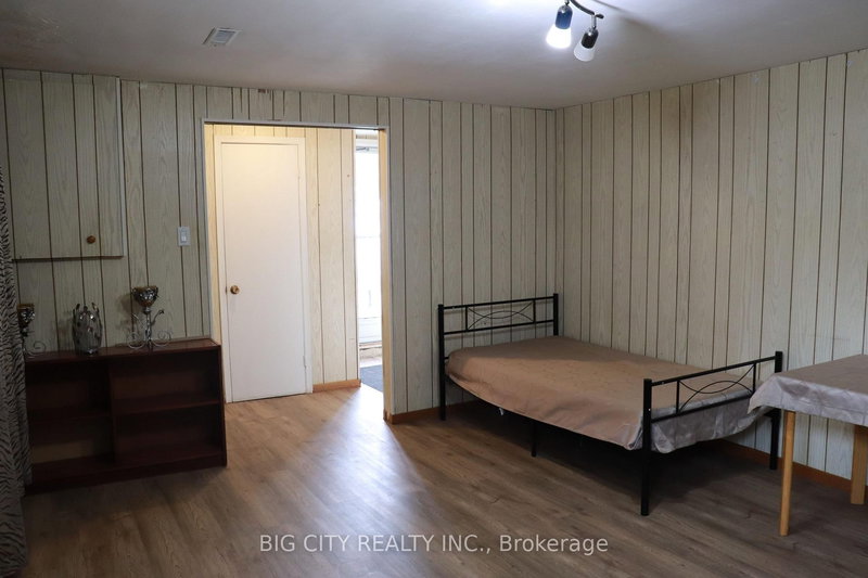 Lower - 72 Hepscott Terr, Toronto, M1W 1E1 | Image 3