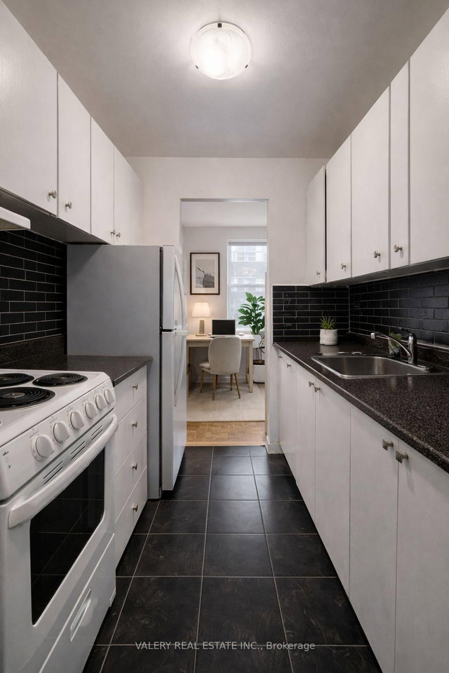 504 - 1780 Lawrence Avenue E