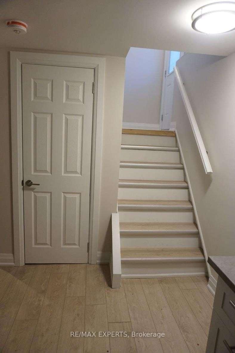 LOWER - 77 Cromwell Ave, Oshawa, L1J 4T5 | Image 3