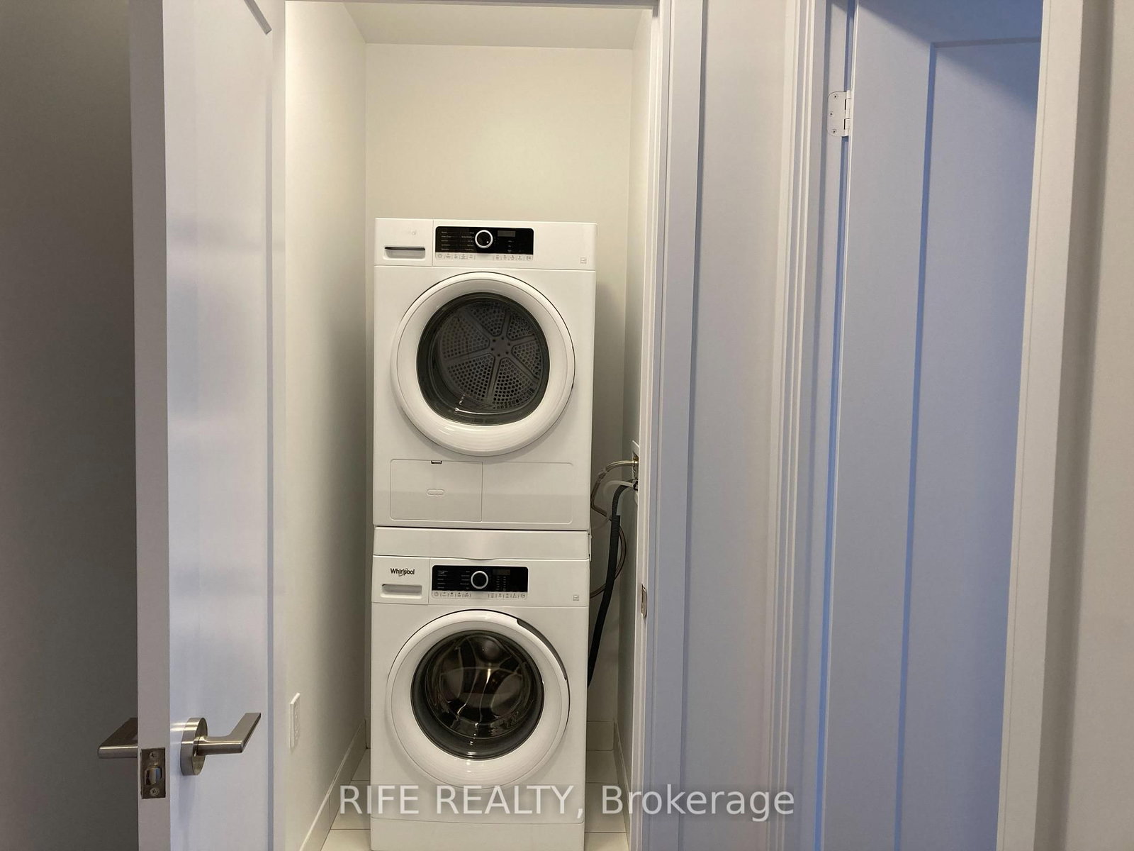 275 Village Green Square, Unit 2017 - Photo 7