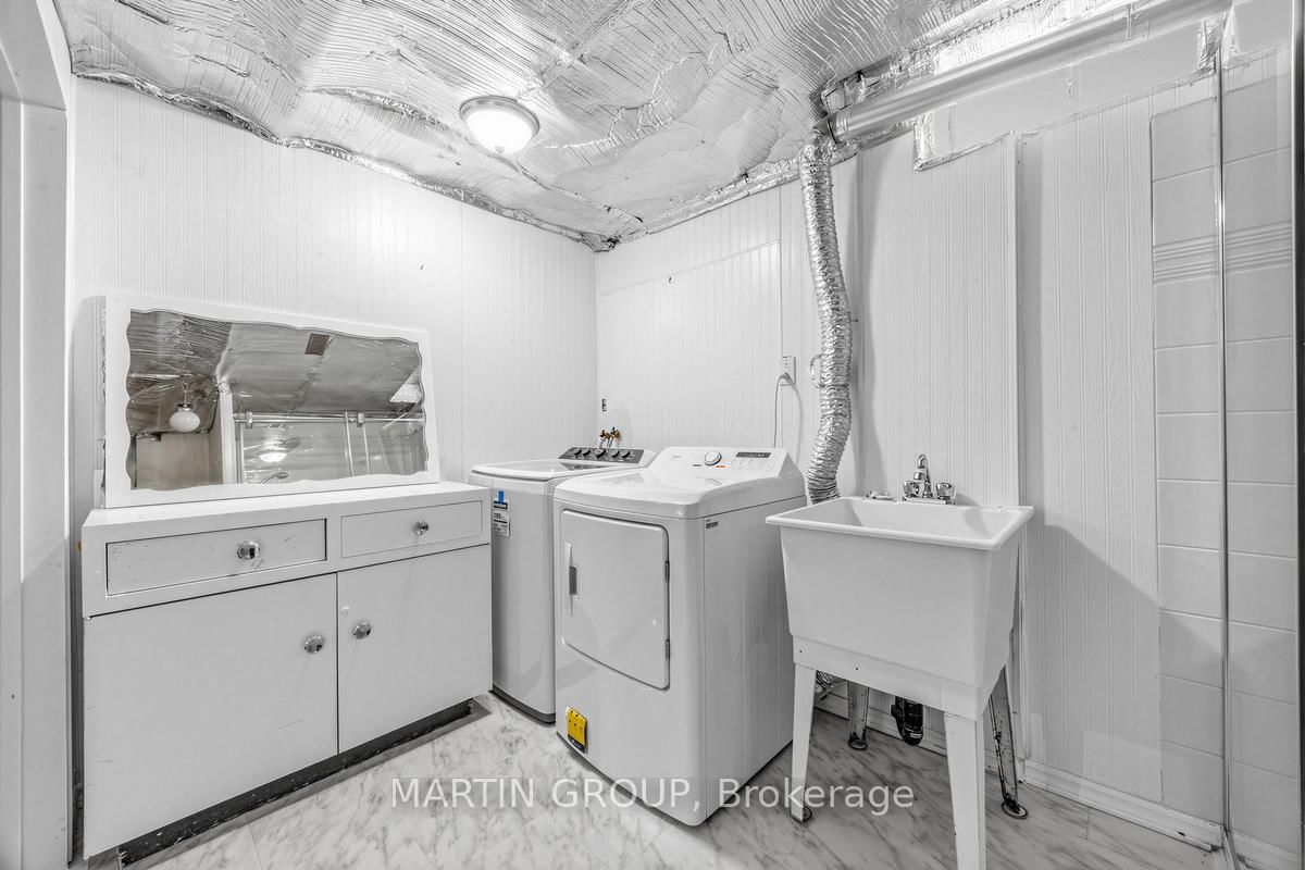 Detached House for sale at 1529 Beechlawn Drive, Pickering, Ontario, L1V 6E8 - Village East - MLS: E12989230