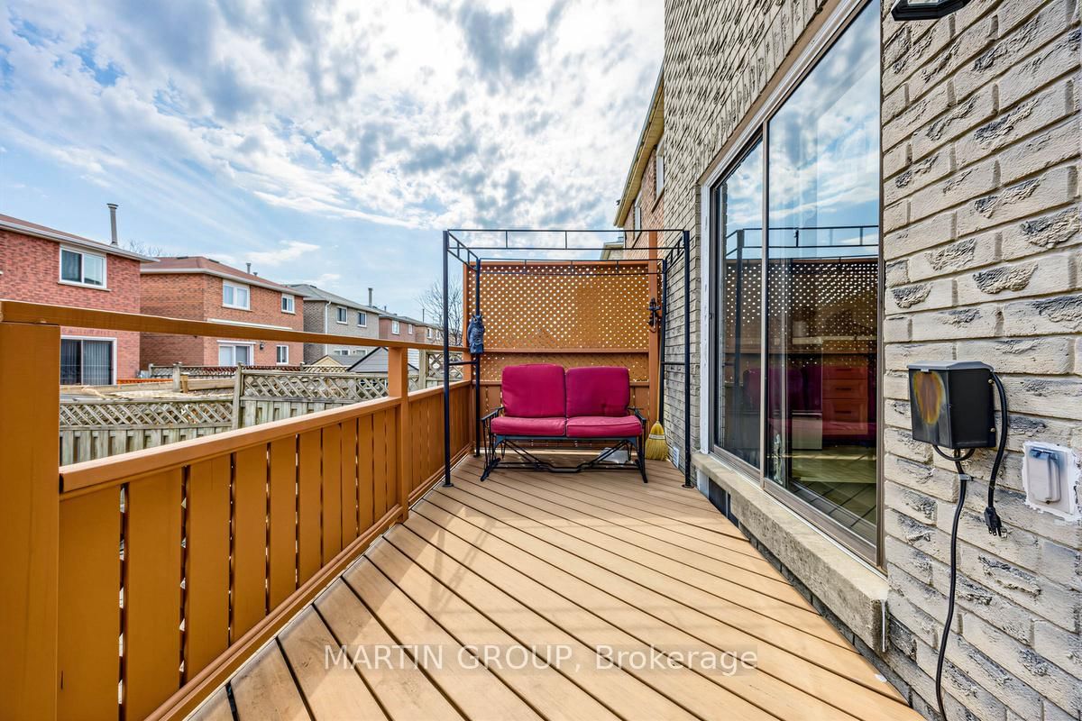 Detached House for sale at 1529 Beechlawn Drive, Pickering, Ontario, L1V 6E8 - Village East - MLS: E12989230