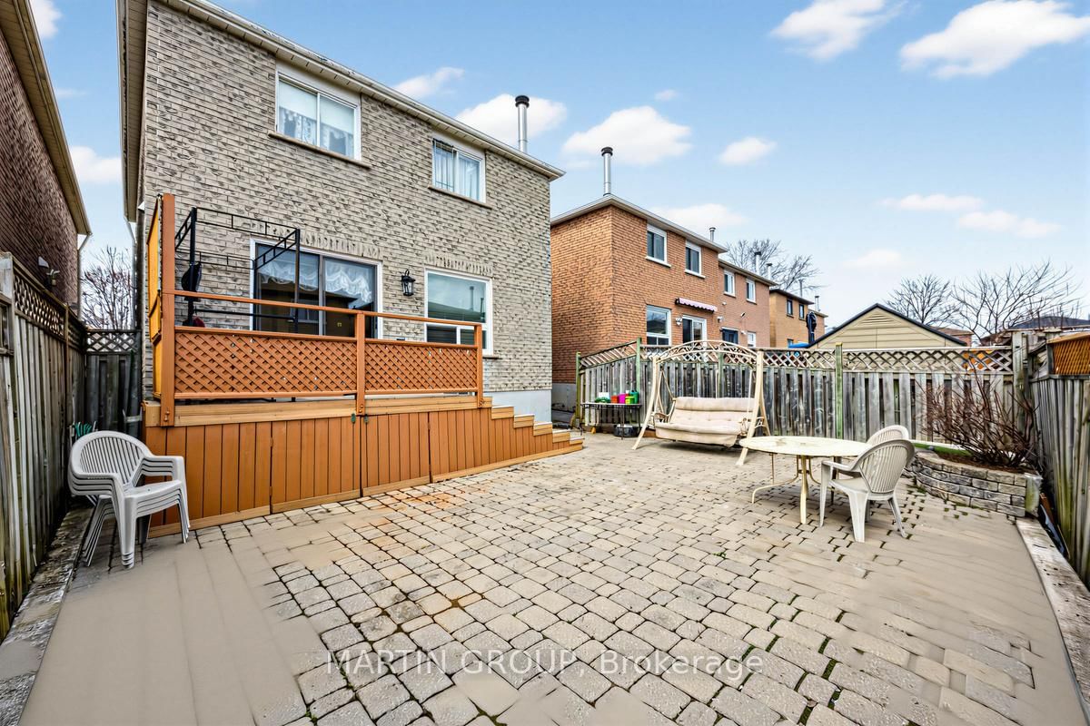 Detached House for sale at 1529 Beechlawn Drive, Pickering, Ontario, L1V 6E8 - Village East - MLS: E12989230