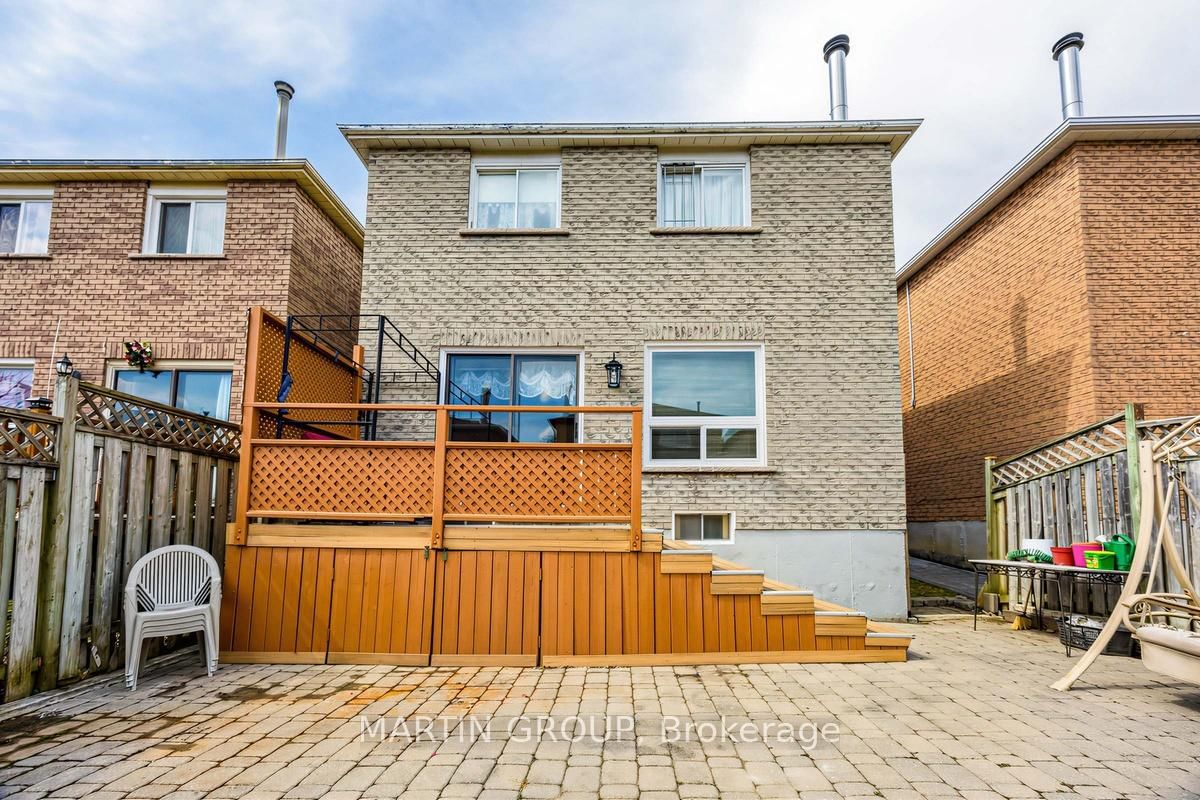 Detached House for sale at 1529 Beechlawn Drive, Pickering, Ontario, L1V 6E8 - Village East - MLS: E12989230