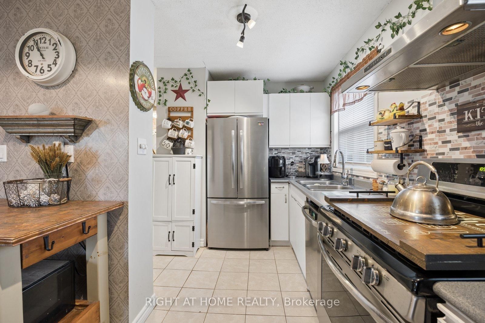 154 Admiral Road - Photo 8