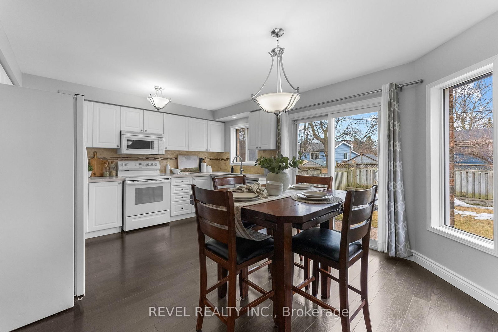 Detached House for sale at 1211 Monica Cook Place, Pickering, Ontario, L1W 4A4 - Bay Ridges - MLS: E12989802