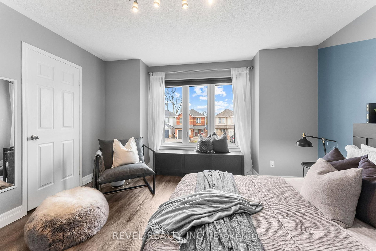 Detached House for sale at 1211 Monica Cook Place, Pickering, Ontario, L1W 4A4 - Bay Ridges - MLS: E12989802