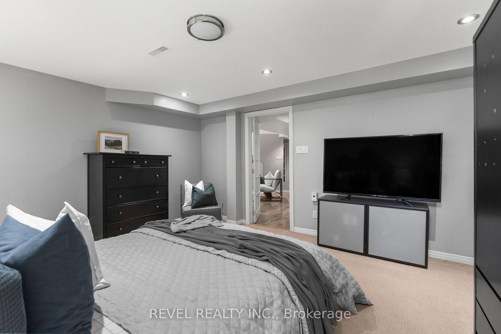 Detached House for sale at 1211 Monica Cook Place, Pickering, Ontario, L1W 4A4 - Bay Ridges - MLS: E12989802