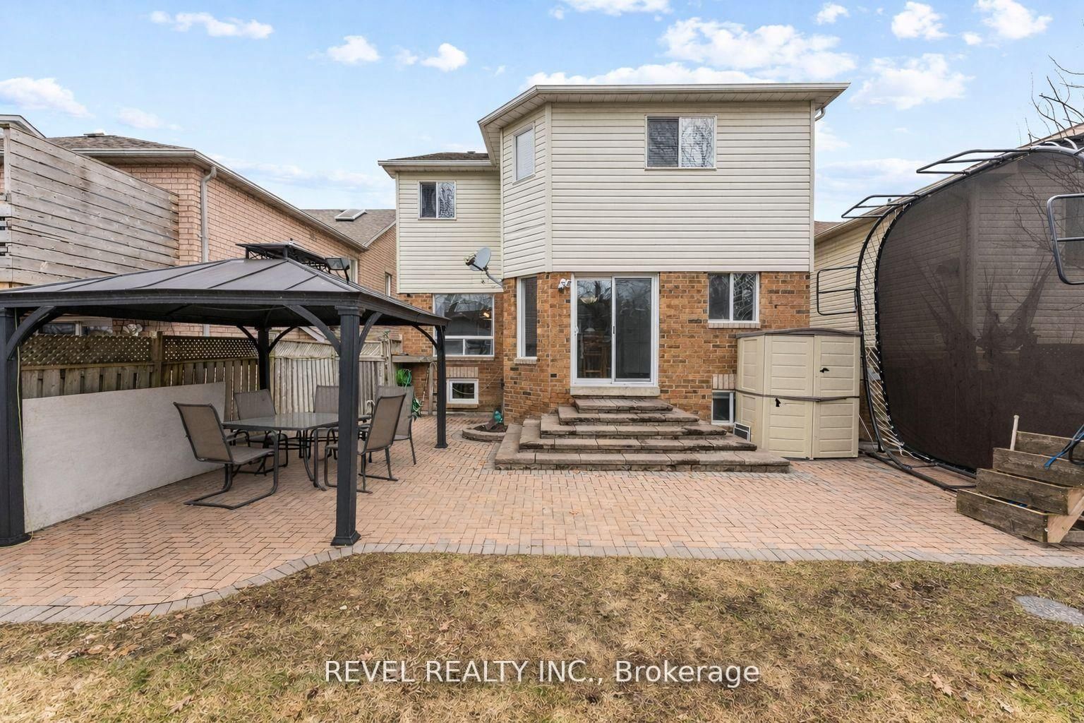 Detached House for sale at 1211 Monica Cook Place, Pickering, Ontario, L1W 4A4 - Bay Ridges - MLS: E12989802