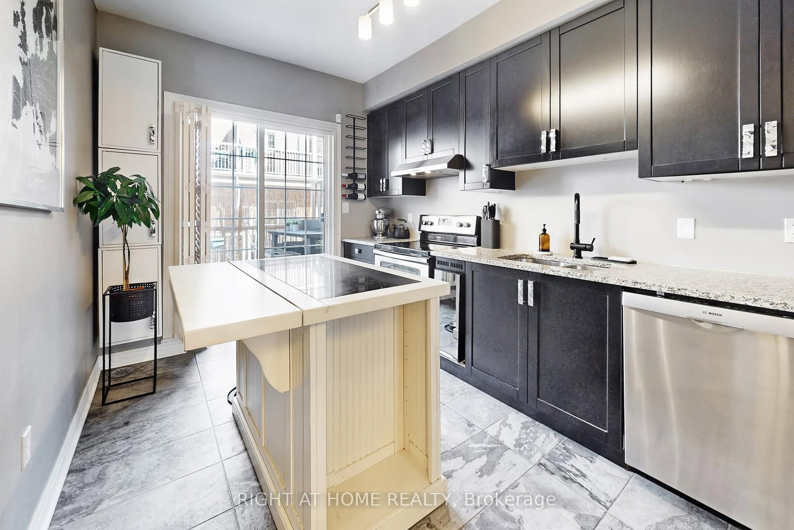 33 Brockville Street - Photo 11