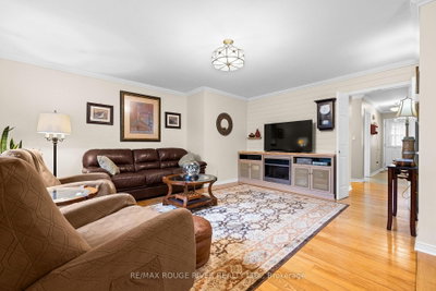 Unit 14 — 10126 Longsault Road — more photos