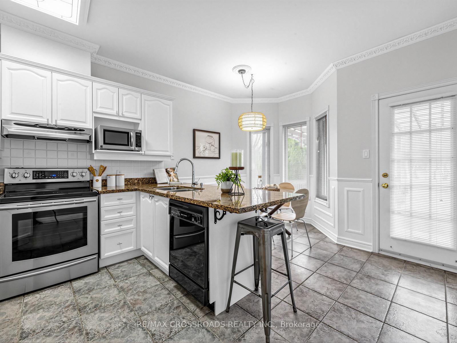 484 Poplar Avenue - Photo 15