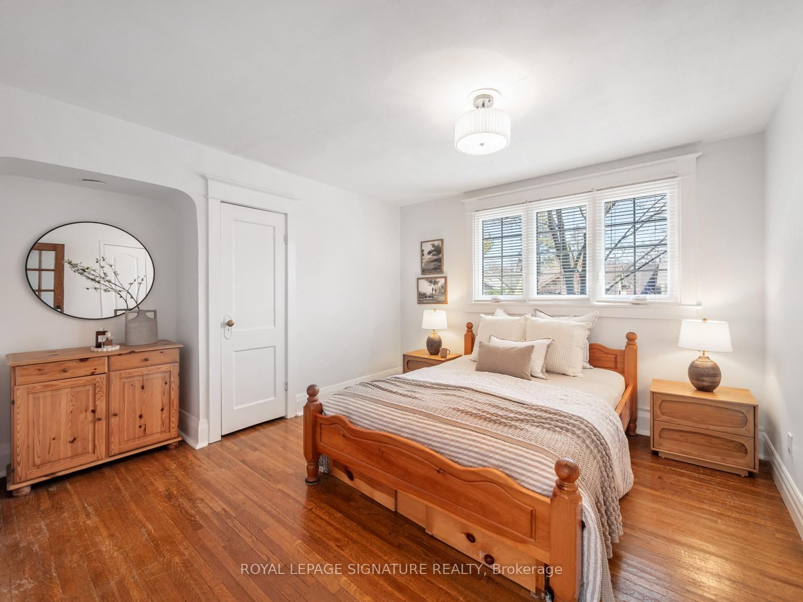 Semi-Detached House for sale at 120 Hollywood Crescent, Toronto, Ontario, M4L 2K6 - Woodbine Corridor - MLS: E12990190